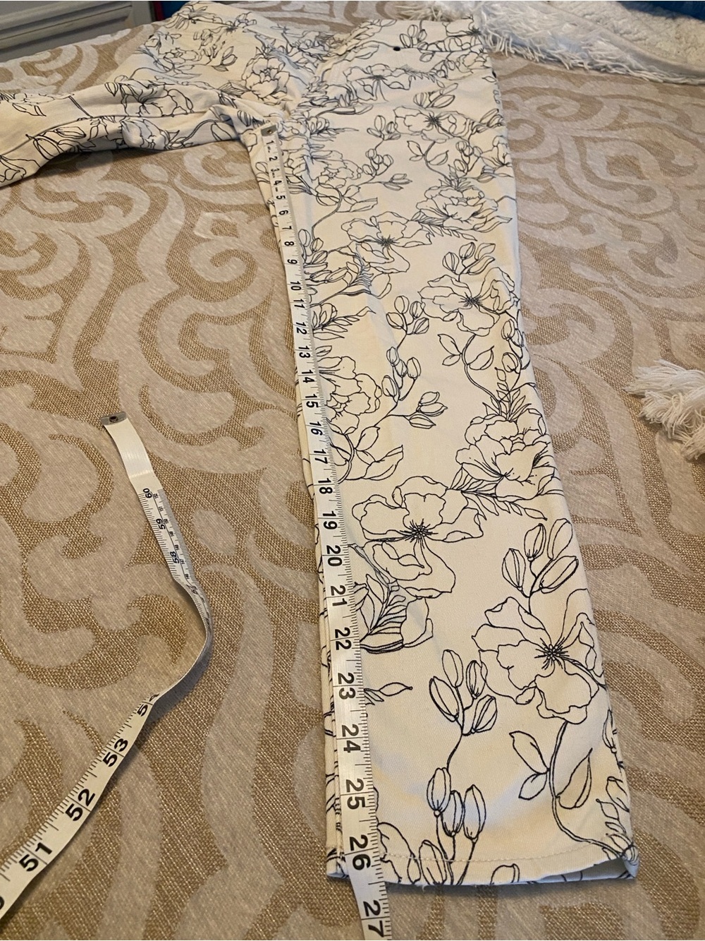 Chico’s Floral Pull-On Ankle Jeggings Cream Black Size 0R US 4 - Picture 3 of 9